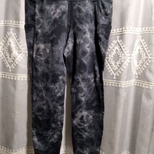 Women's Legging Members Mark Large NWT black tie-dye